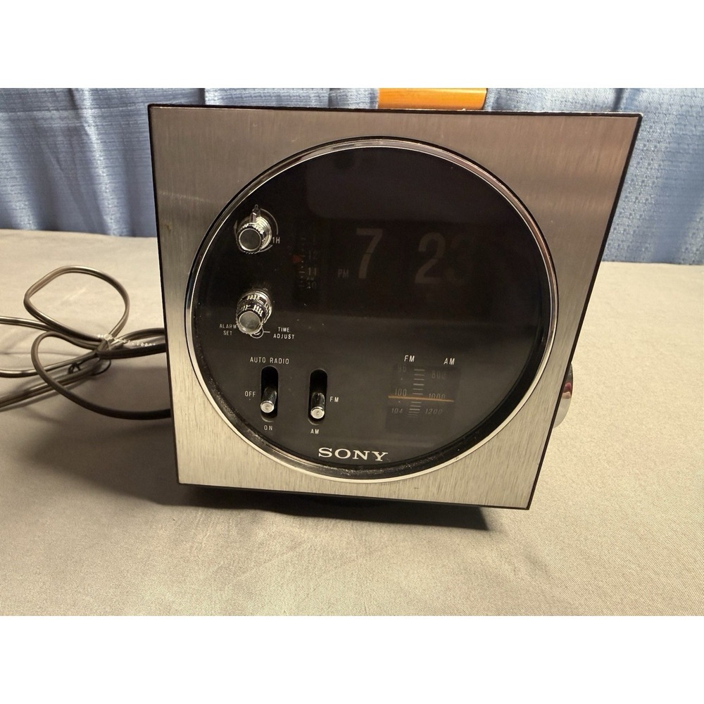 Vtg MCM Sony TFM C450W CUBE AM/FM Flip Clock Radio - See description